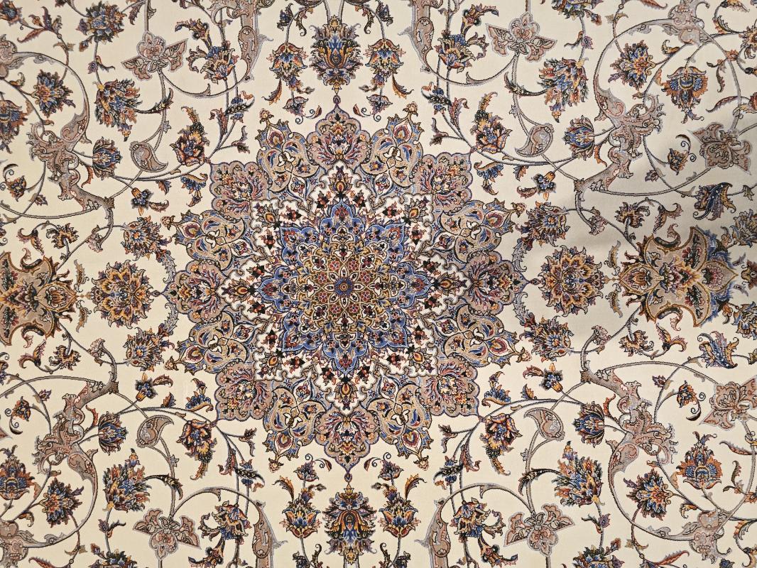 Machine-Made Silk Carpet – Classic Isfahan Design – 120×180 cm