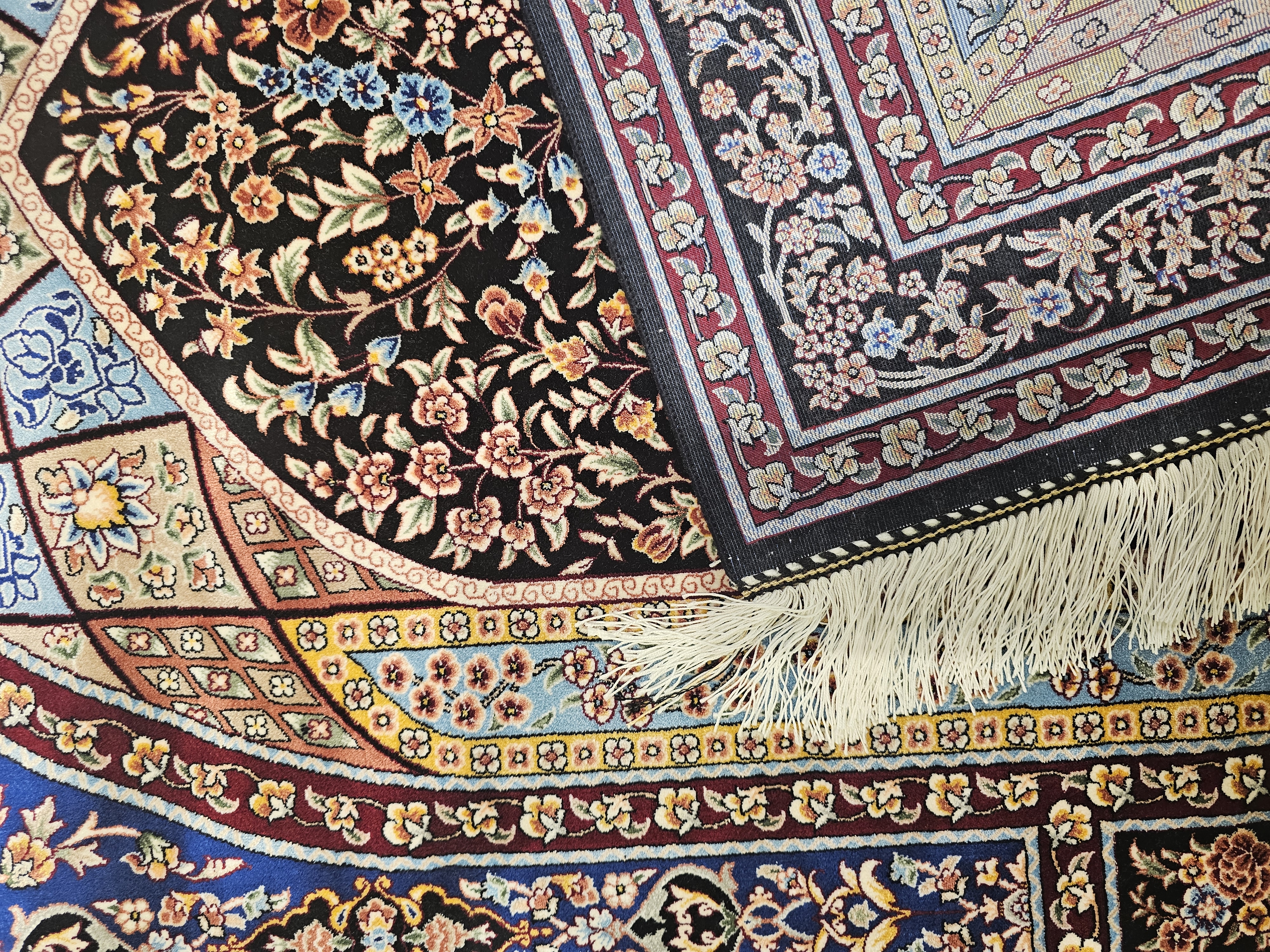 Makina%20İpek%20Seccade%20–%20Mihrab%20ve%20Vazo%20Desenli%20–%2080×120%20cm