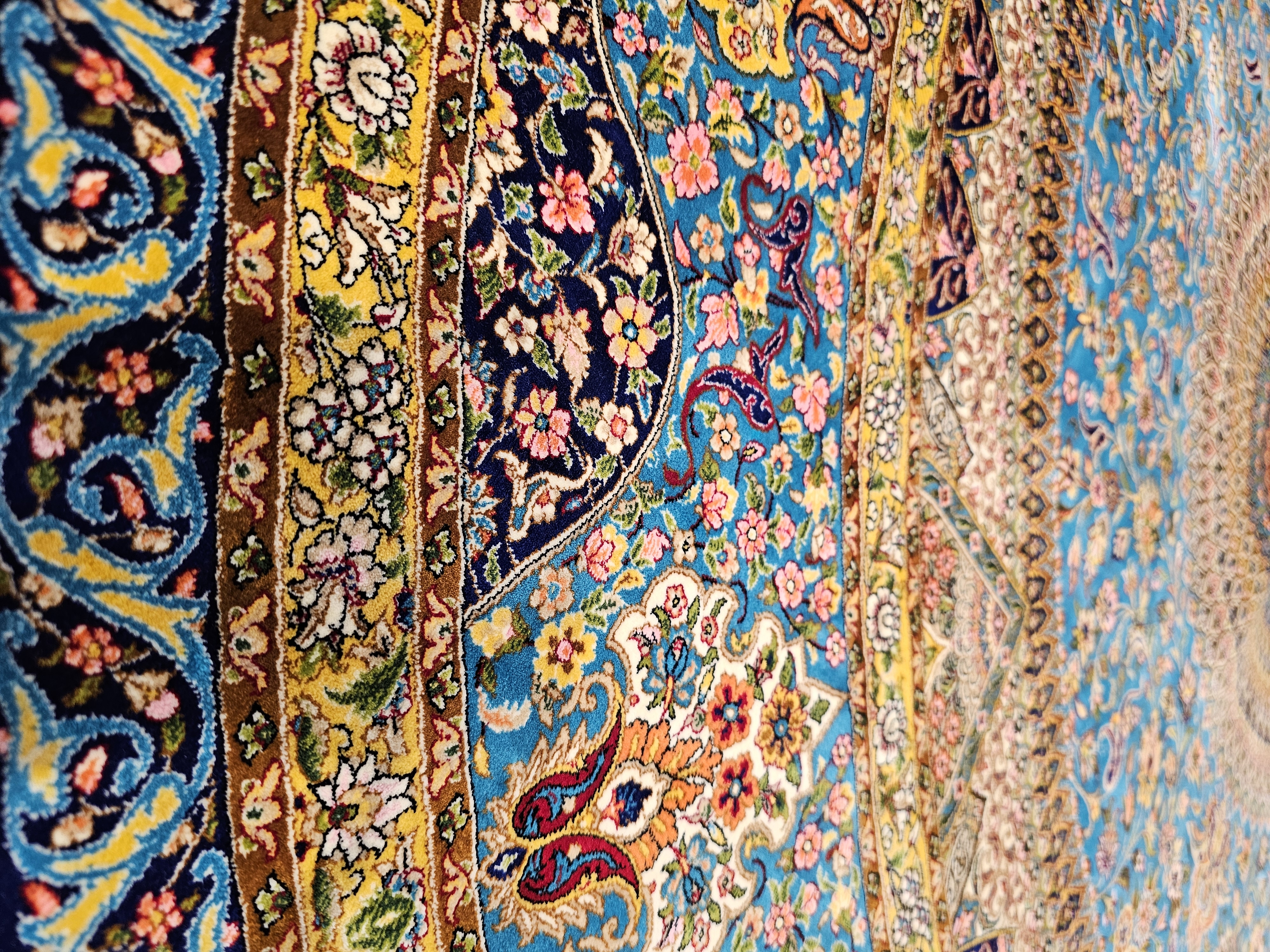 İran%20Makine%20Halısı%20–%20Klasik%20Madalyon%20Desen%20|%20Ø%20200%20cm