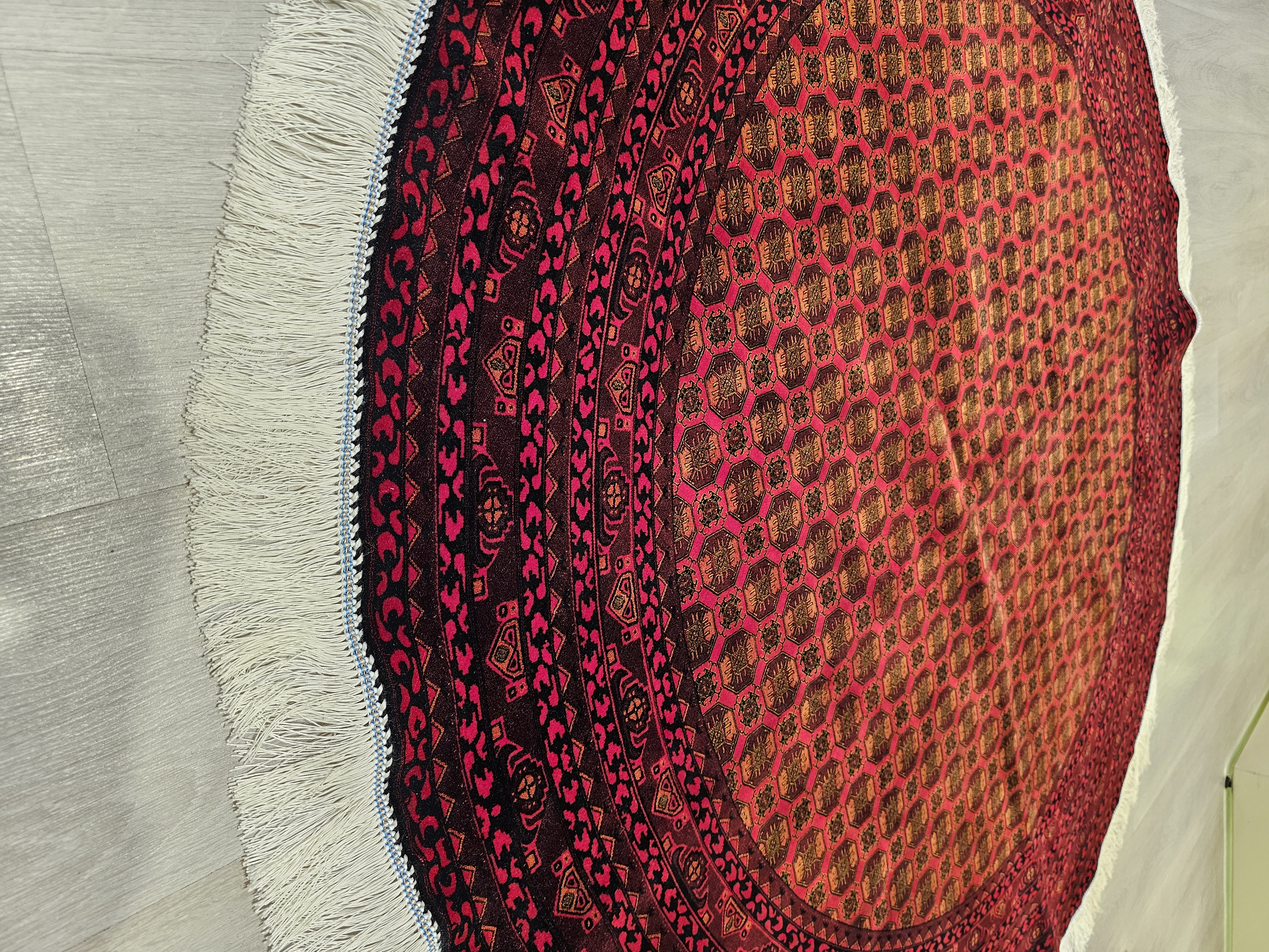 Afgan%20Desenli%20İran%20Makine%20Halısı%20–%20Klasik%20Geometrik%20|%20Ø%20150%20cm