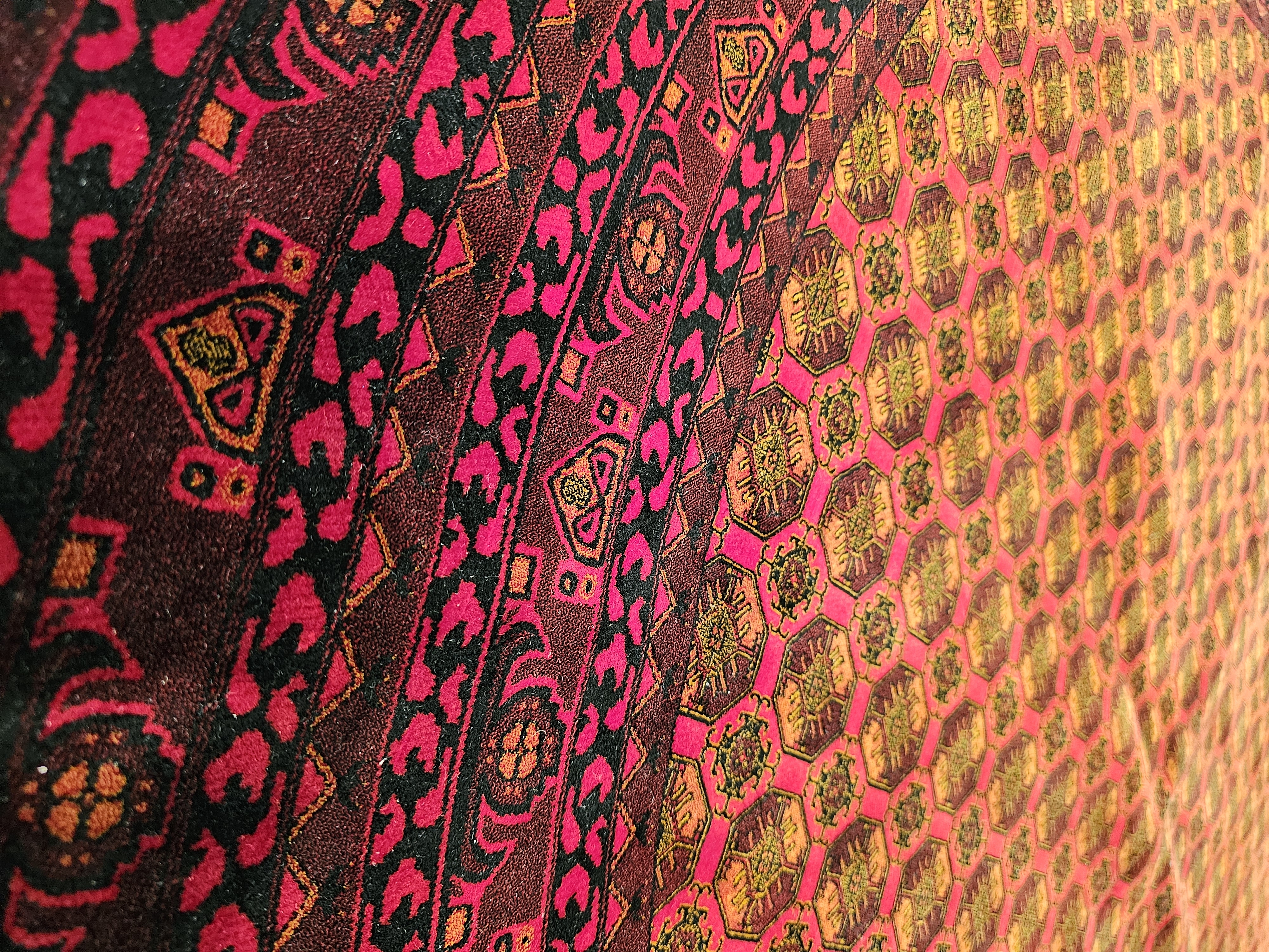 Afgan%20Desenli%20İran%20Makine%20Halısı%20–%20Klasik%20Geometrik%20|%20Ø%20150%20cm