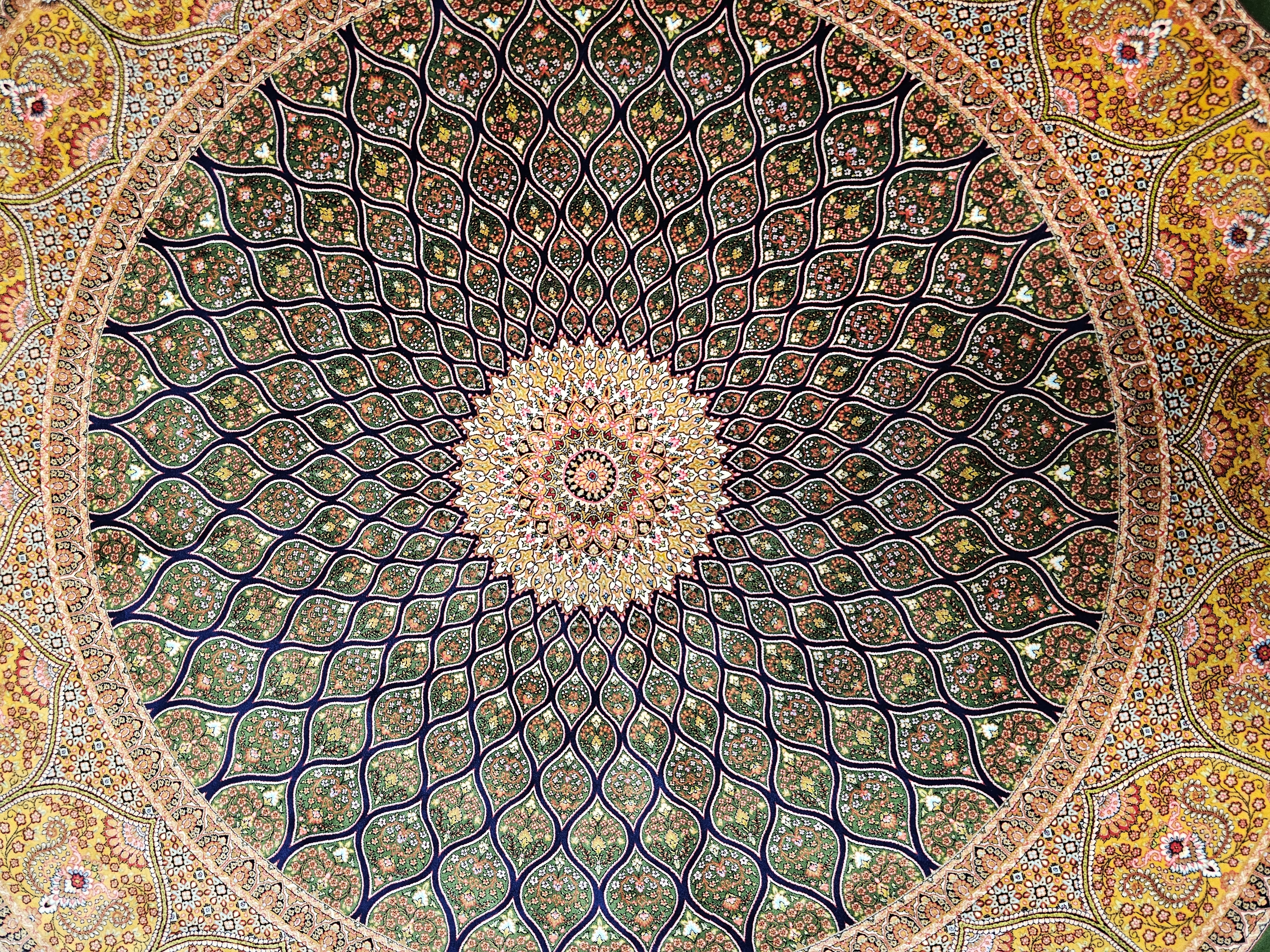 Yuvarlak%20Klasik%20Desenli%20Makina%20Halısı%20–%20150%20cm