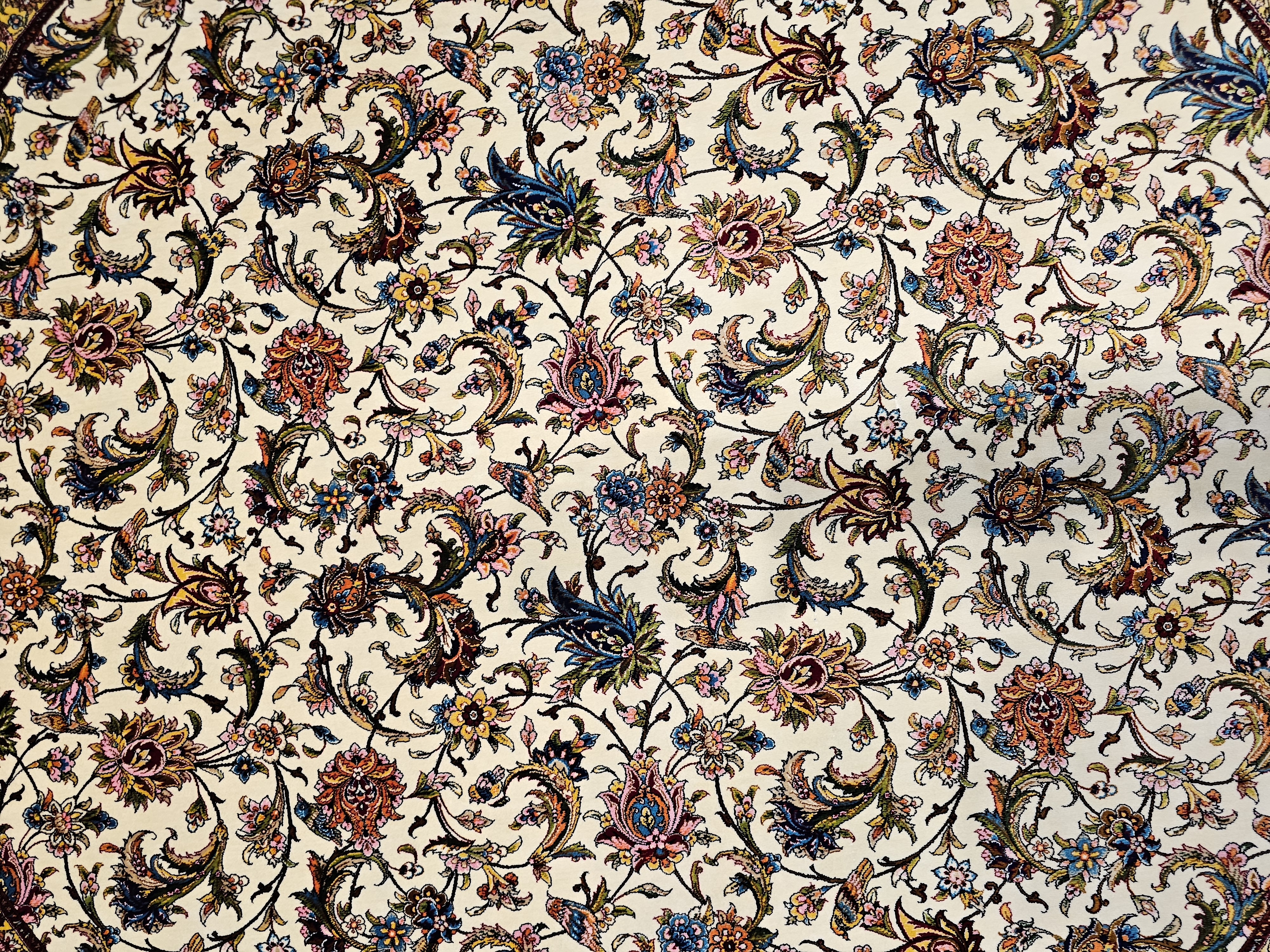 Yuvarlak%20Klasik%20Çiçek%20Desenli%20Makina%20Halısı%20–%20150%20cm