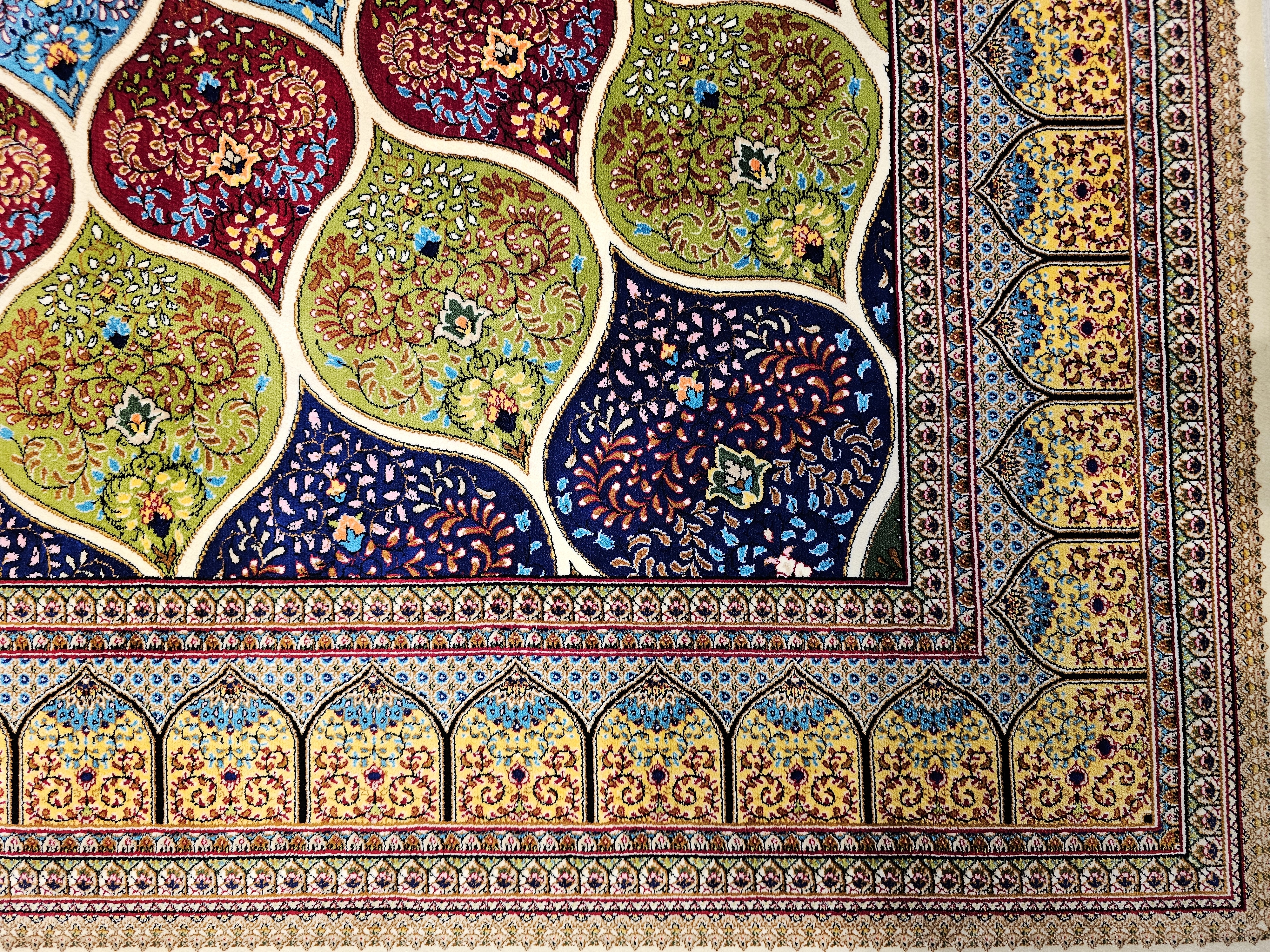 Çok%20Renkli%20Medalyon%20Desenli%20Makina%20Halısı%20–%20225×150%20cm