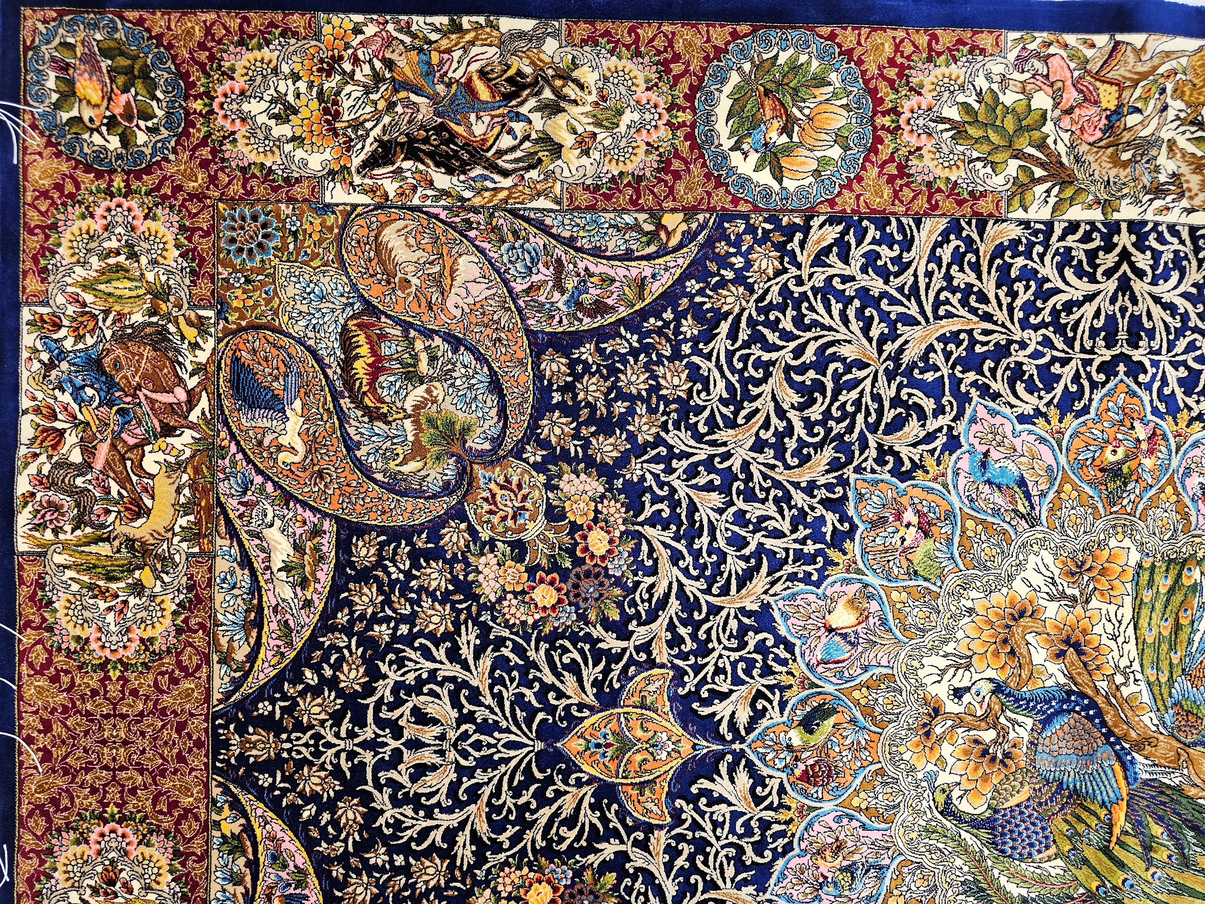 Klasik%20Medalyon%20ve%20Figürlü%20Makina%20Halısı%20–%20180×120%20cm