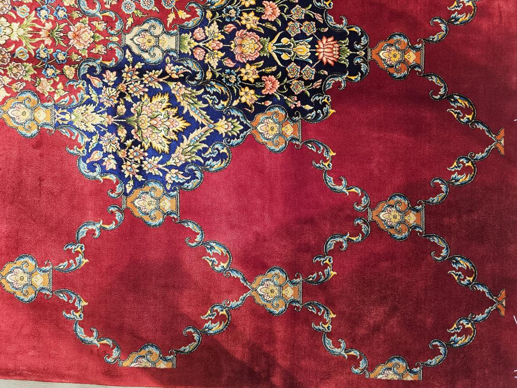 Silk-Look Machine Rug | 200×300 cm – Classic Medallion Design (Red Background)