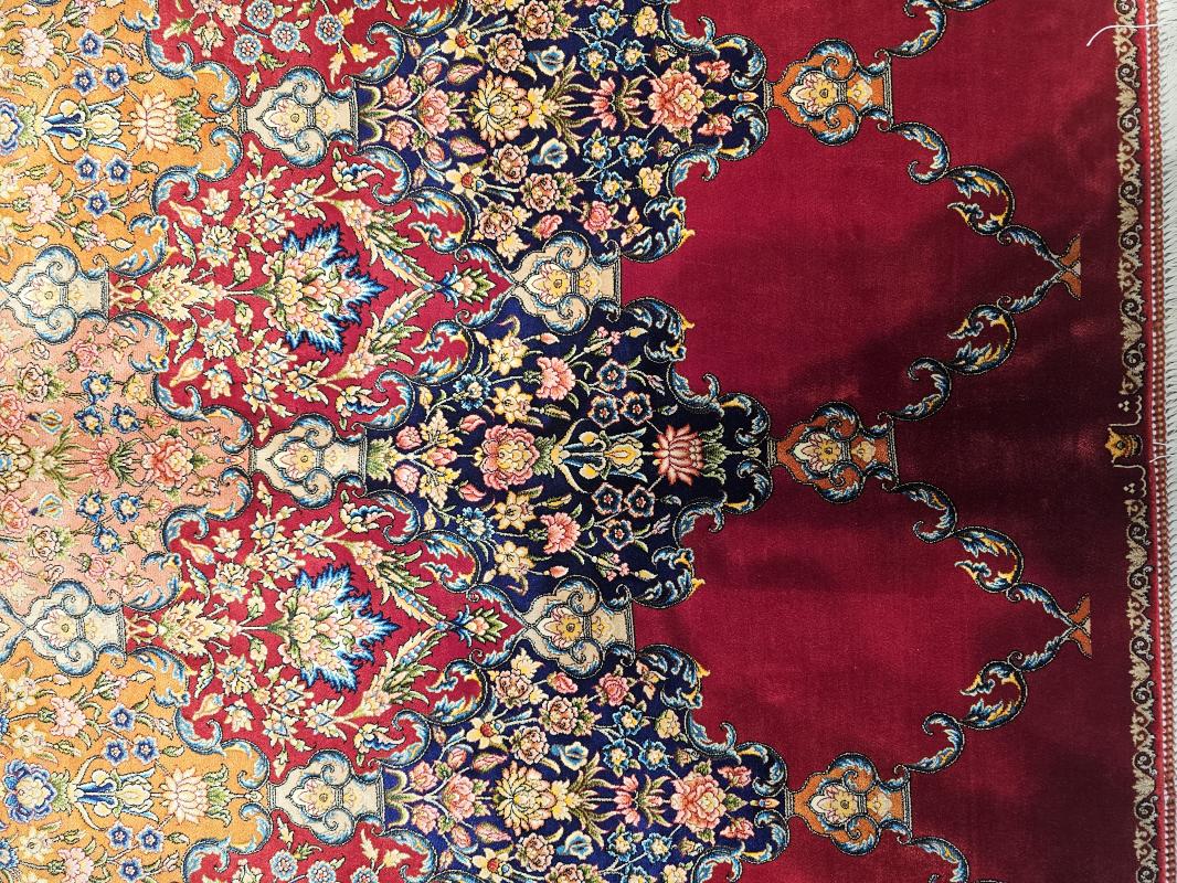 Silk-Look Machine Rug | 200×300 cm – Classic Medallion Design (Red Background)