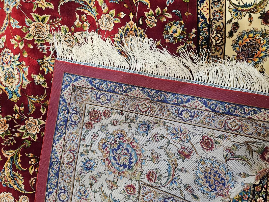 Silk-Look Machine Rug | 200×300 cm – Classic Floral Design (Red Base)