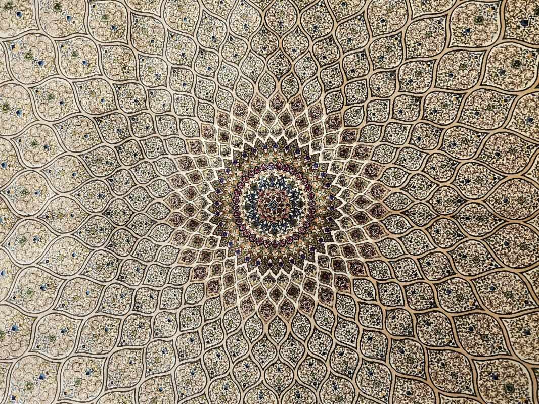 Silk-Look Machine Rug | 200×300 cm – Spiral Medallion Design (Cream Base)