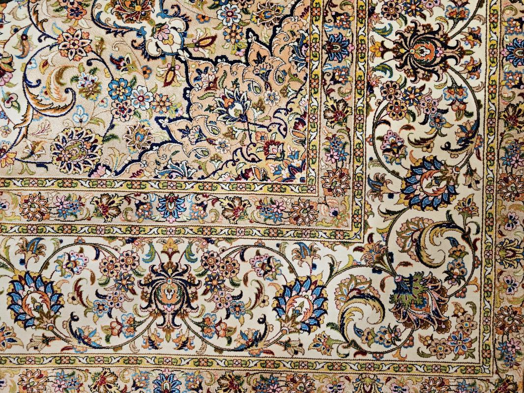 Silk-Look Machine Rug | 200×300 cm – Classic Medallion Design (Green Ground)