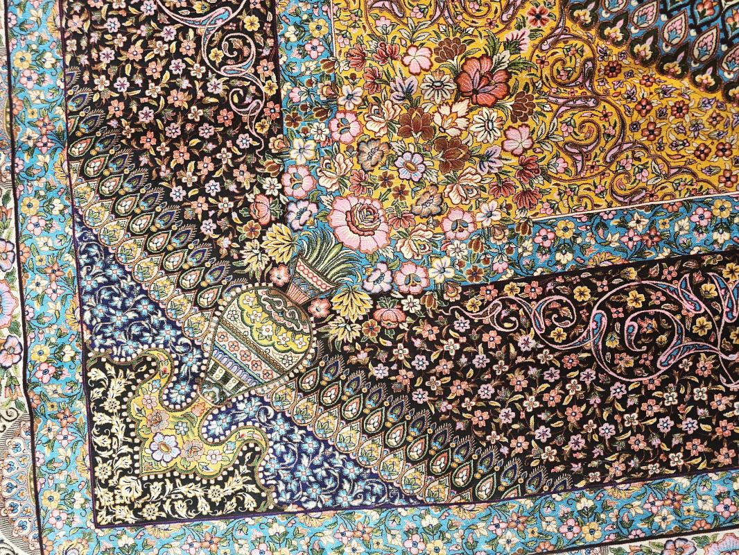 Modal Silk Machine Made Carpet Size: (300 x 400 cm)