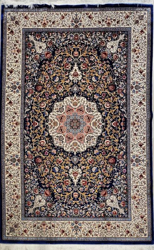 Iran Machine-Made Silk & Wool Carpet (200x300 cm) – Classic Design