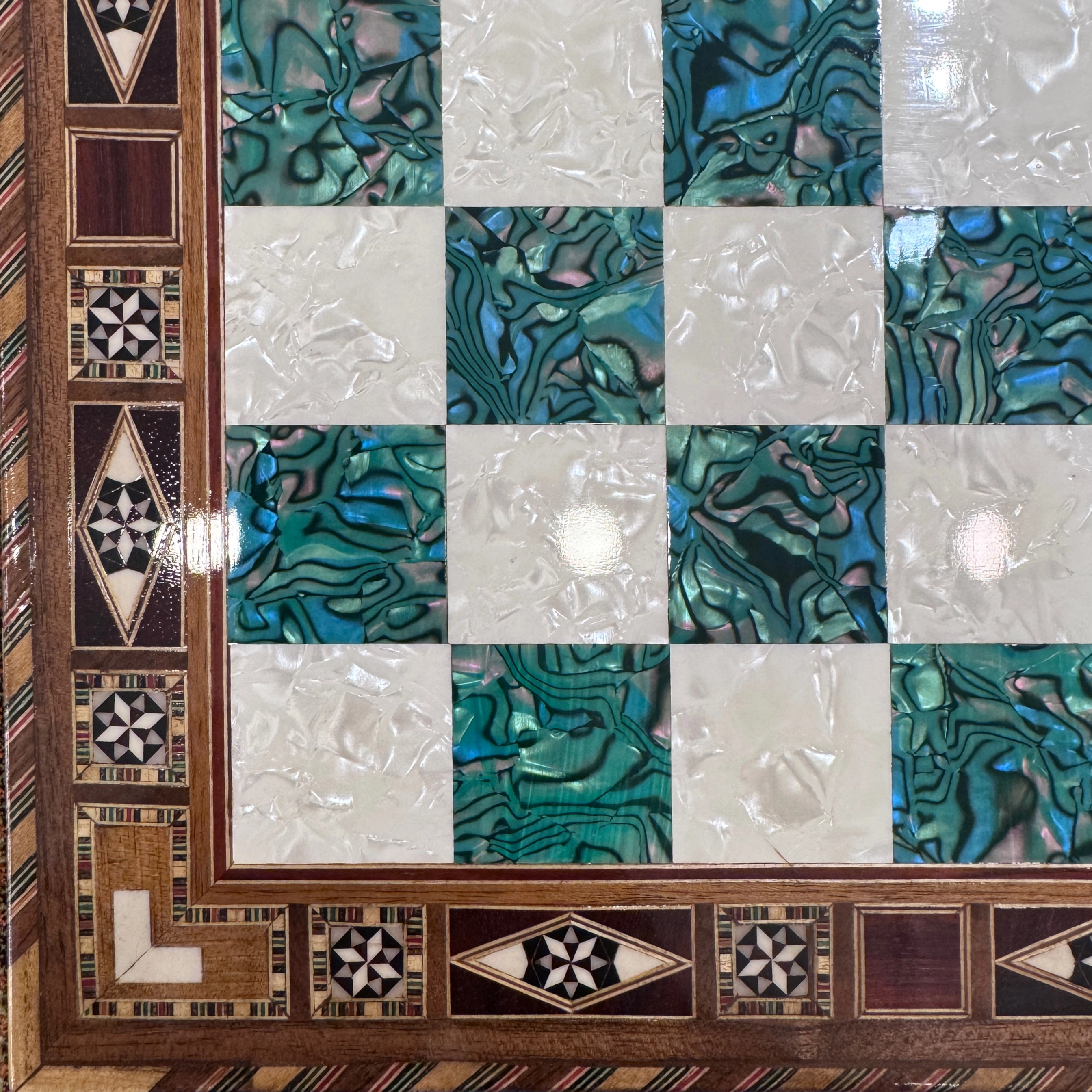 Mother-of-Pearl Lidded Chess Set – 37x37 cm