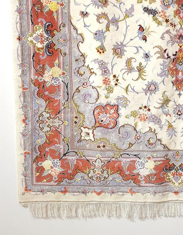 Hand Woven tabriz Rug  Size: (166 X 240) cm