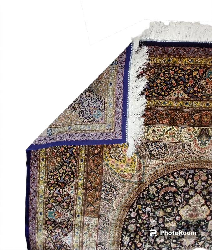 Saf%20İpek%20Makina%20Halı%20Ebat:%20(200%20x%20300 cm)