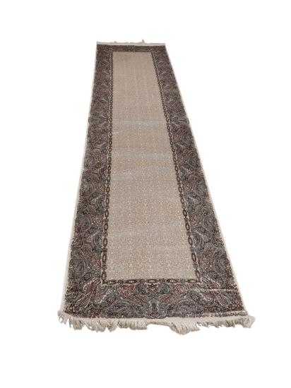  Machine Made Carpet Size: (300 x 80) cm