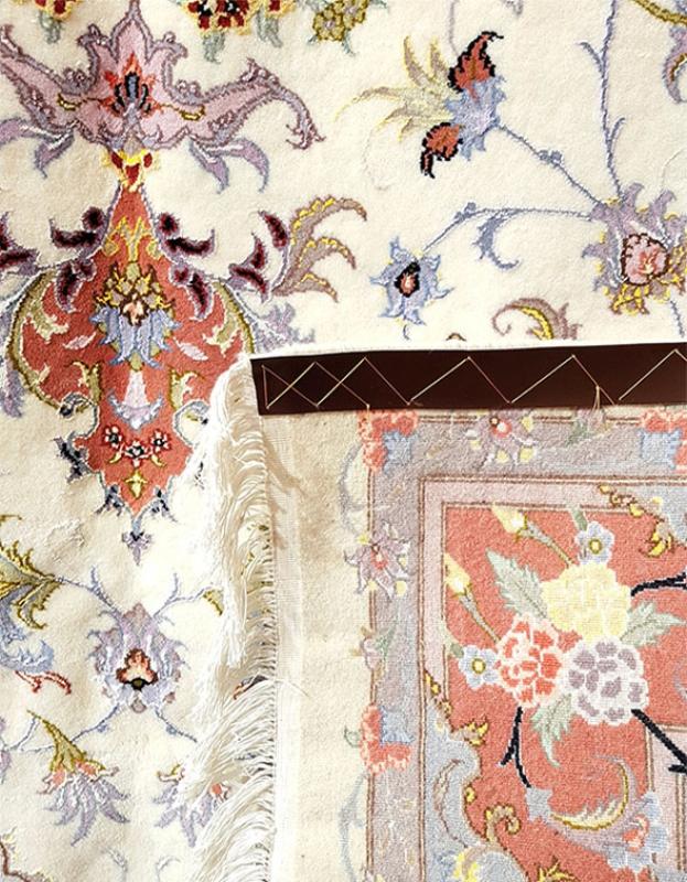 Hand Woven tabriz Rug  Size: (166 X 240) cm