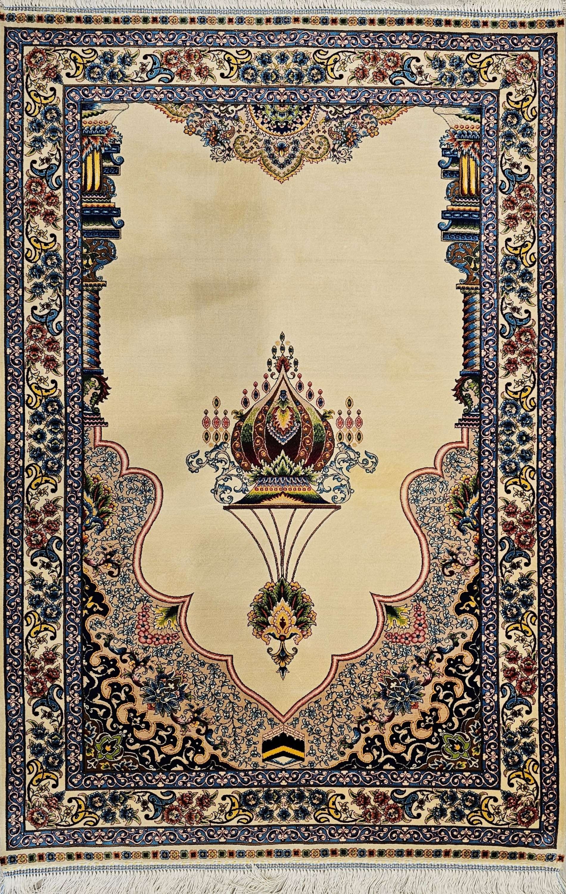 İpek%20Görünümlü%20Makine%20Seccade%20|%2080×120%20cm%20–%20Klasik%20Mihrap%20Desen%20(Açık%20Zemin)