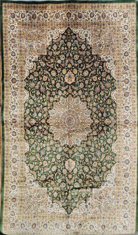 Silk-Look Machine Rug | 200×300 cm – Classic Medallion Design (Green Ground)