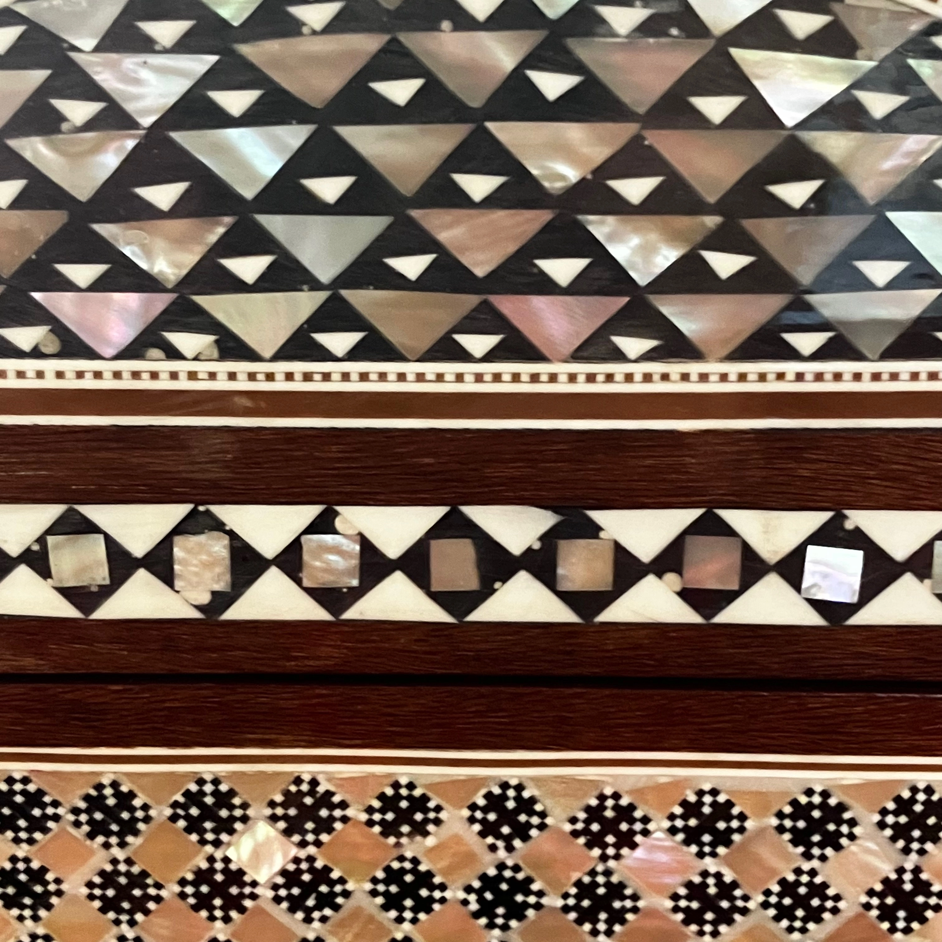 Egyptian Mother-of-Pearl Inlaid Jewelry Box | 18x27 cm