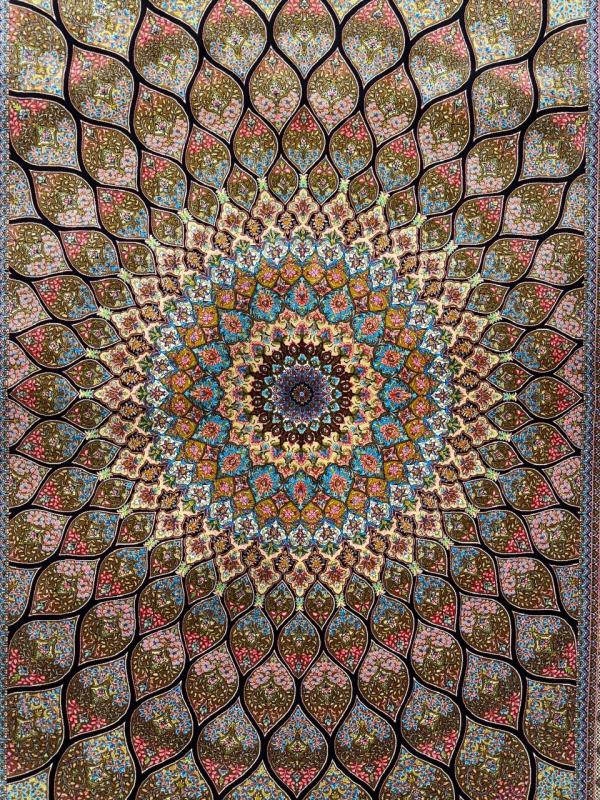 Iranian Machine-Made Silk Carpet – Radiant Sunburst Medallion (120×180 cm)