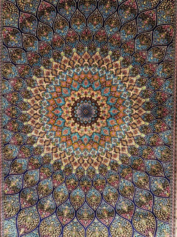 Iranian Machine-Made Silk Carpet – Floral Medallion Design (120×180 cm)