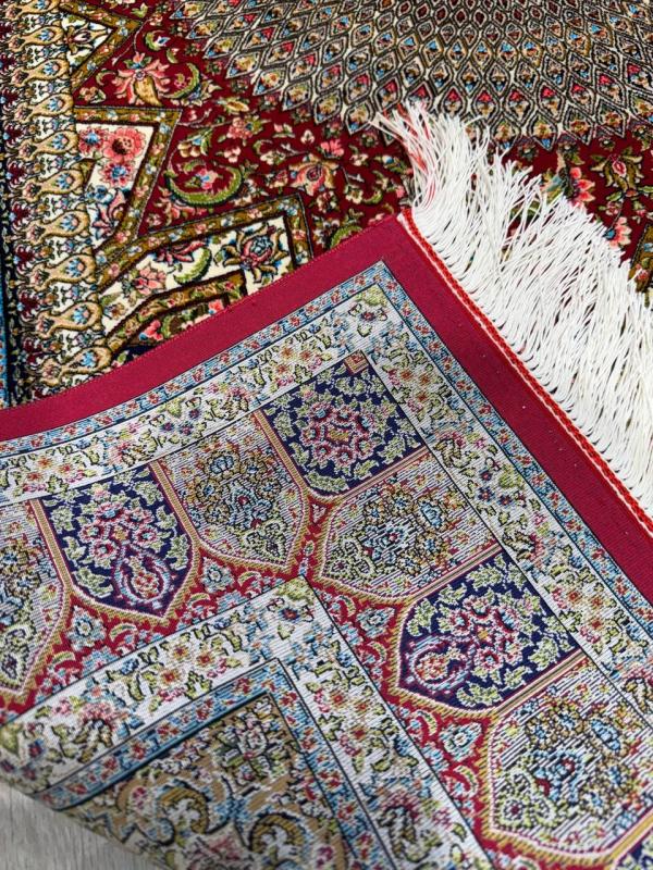 Iranian Silk Carpet – Medallion and Arch Motif Design (100×150 cm)