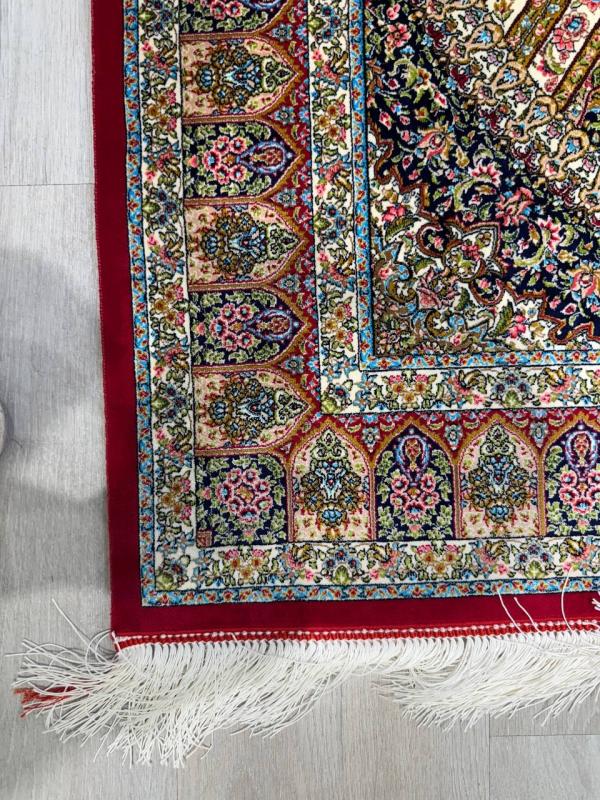 Iranian Silk Carpet – Medallion and Arch Motif Design (100×150 cm)