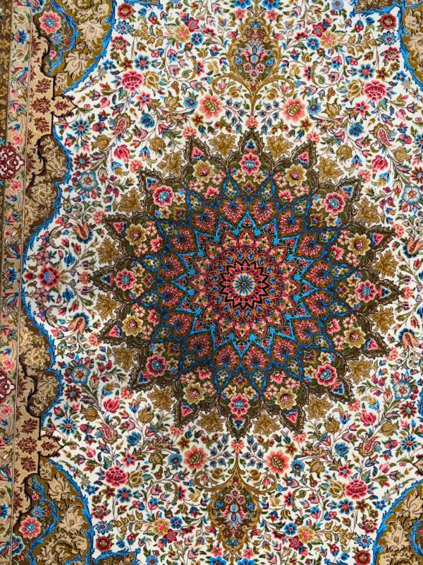 Iranian Silk Carpet – Floral Medallion Design (100×150 cm)