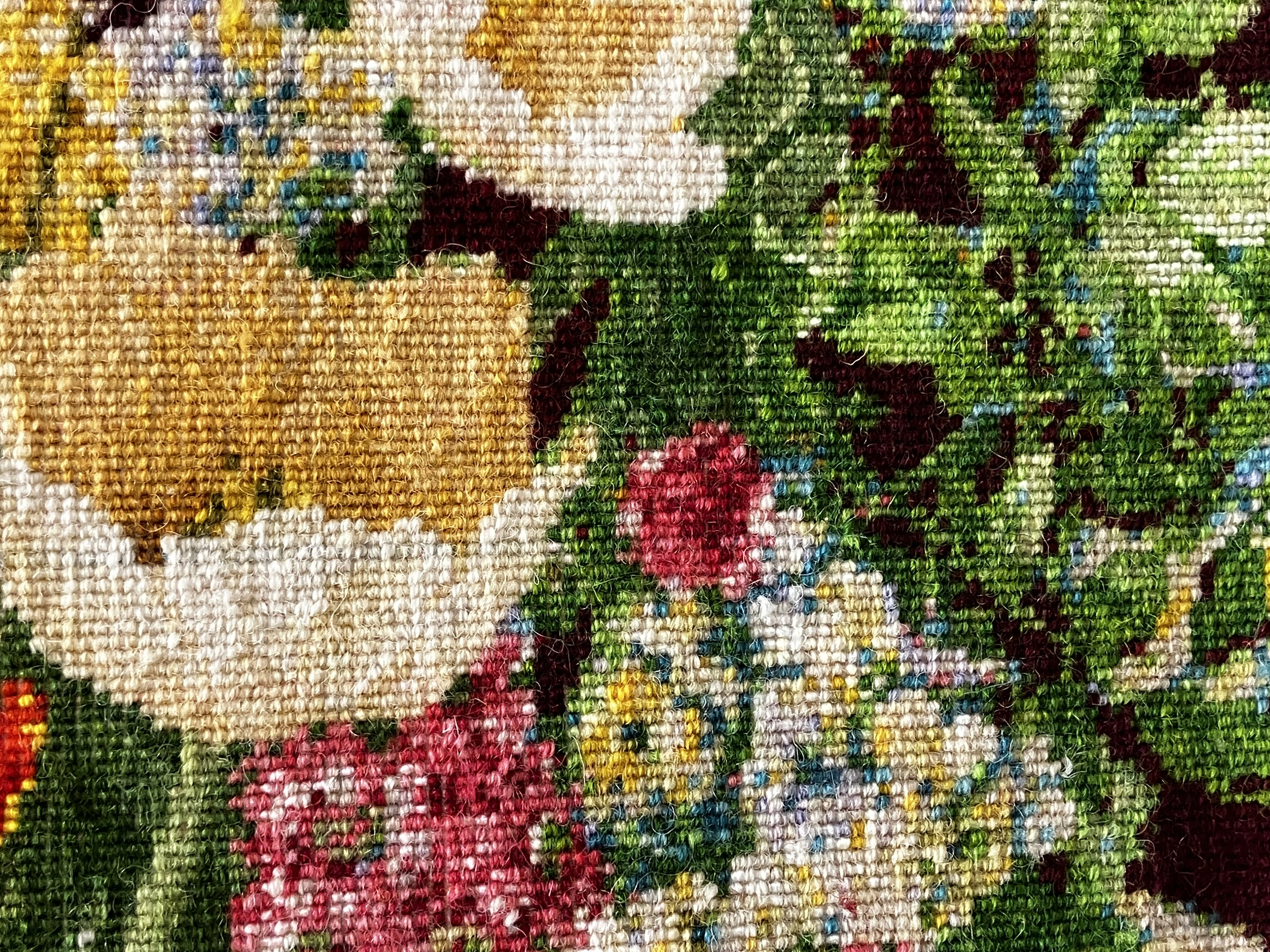 Luxury Handwoven Iranian Wall Carpet – Flowers | 80x58 cm | Wool & Silk | Made in Iran