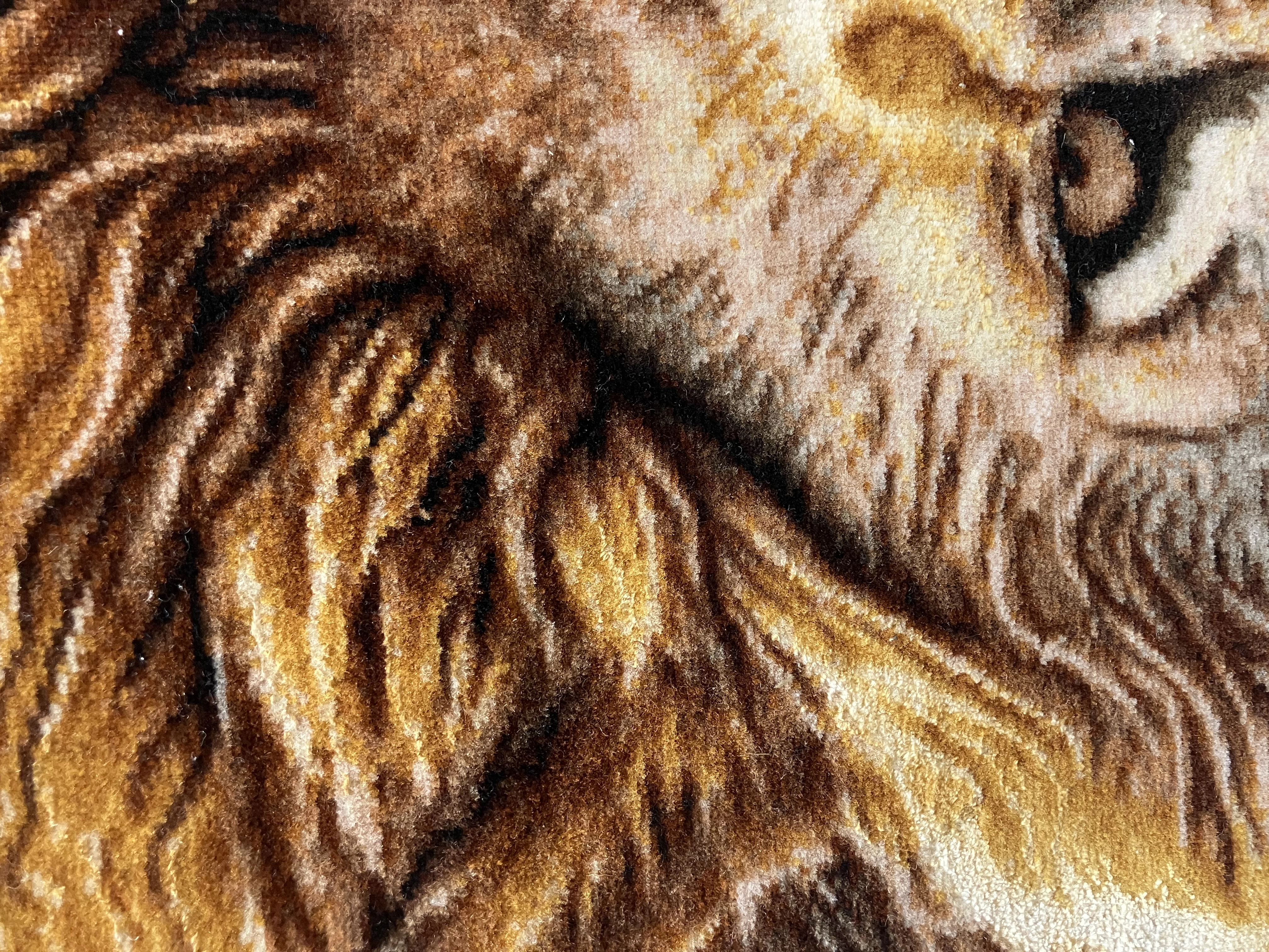 Luxury Handwoven Iranian Wall Carpet – Victory Lion | 75x132 cm | Wool & Silk | Made in Iran