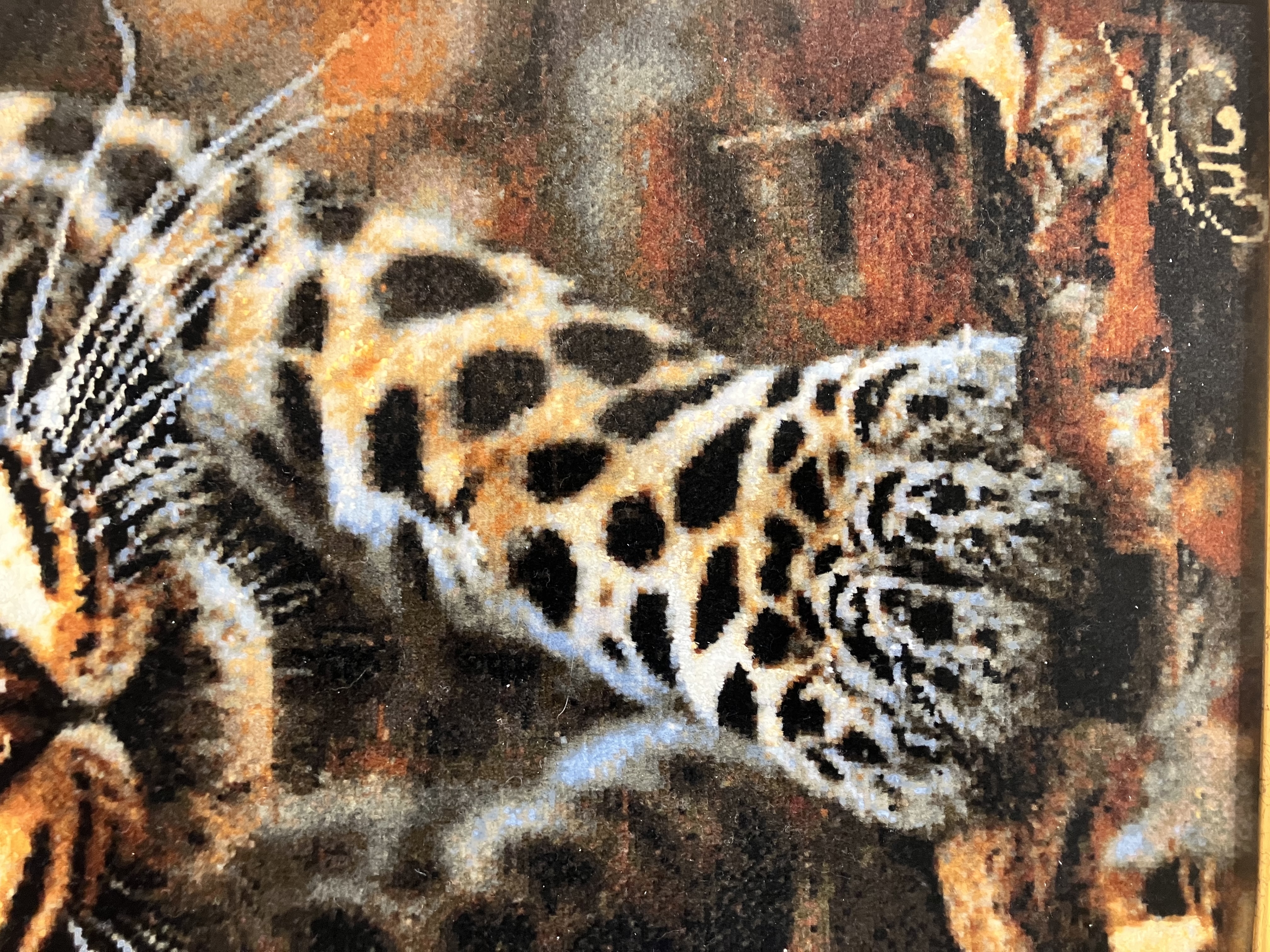 İran%20El%20Dokuma%20Leopar%20Avcısı%20Figürlü%20Tablo%20Halı%20–%2044×76%20cm