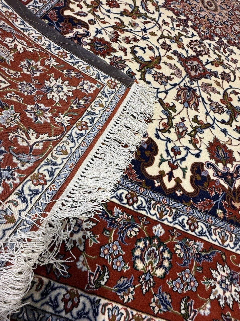 İran’ın%20El%20Dokuma%20İsfahan%20Halısı%20(156%20x%20249)%20cm