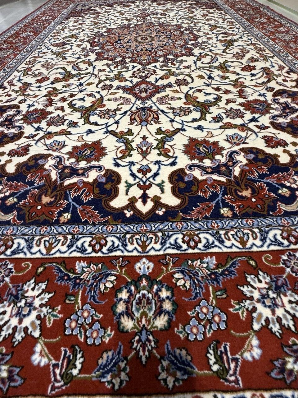 İran’ın%20El%20Dokuma%20İsfahan%20Halısı%20(156%20x%20249)%20cm