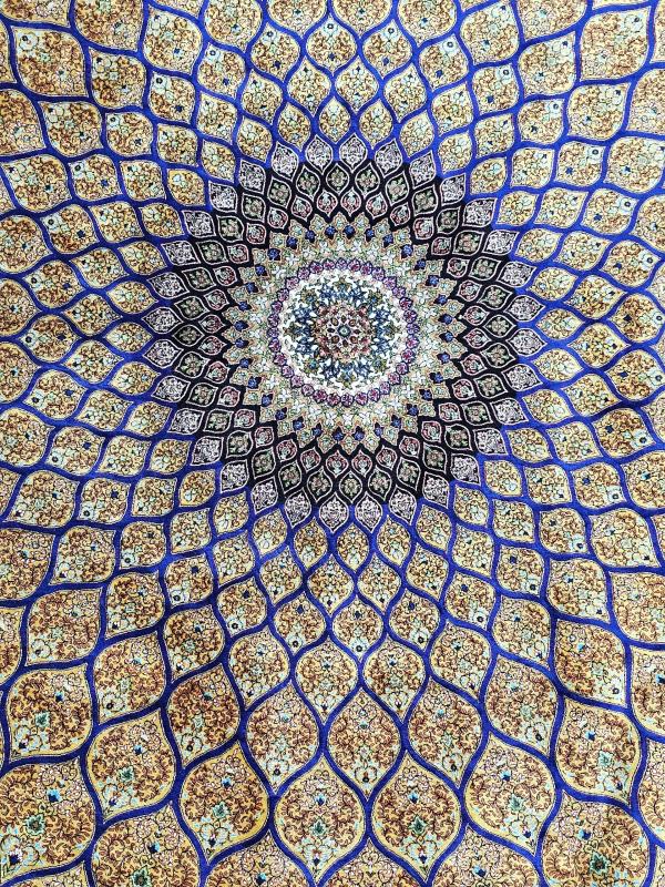 350x250 cm Silk Machine-Made Rug | Classic Persian Design