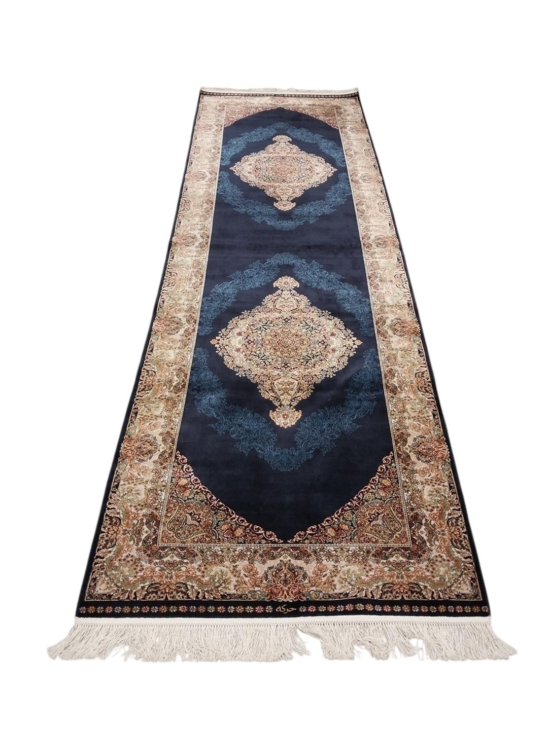  Machine Made Carpet Size: (300 x 80) cm