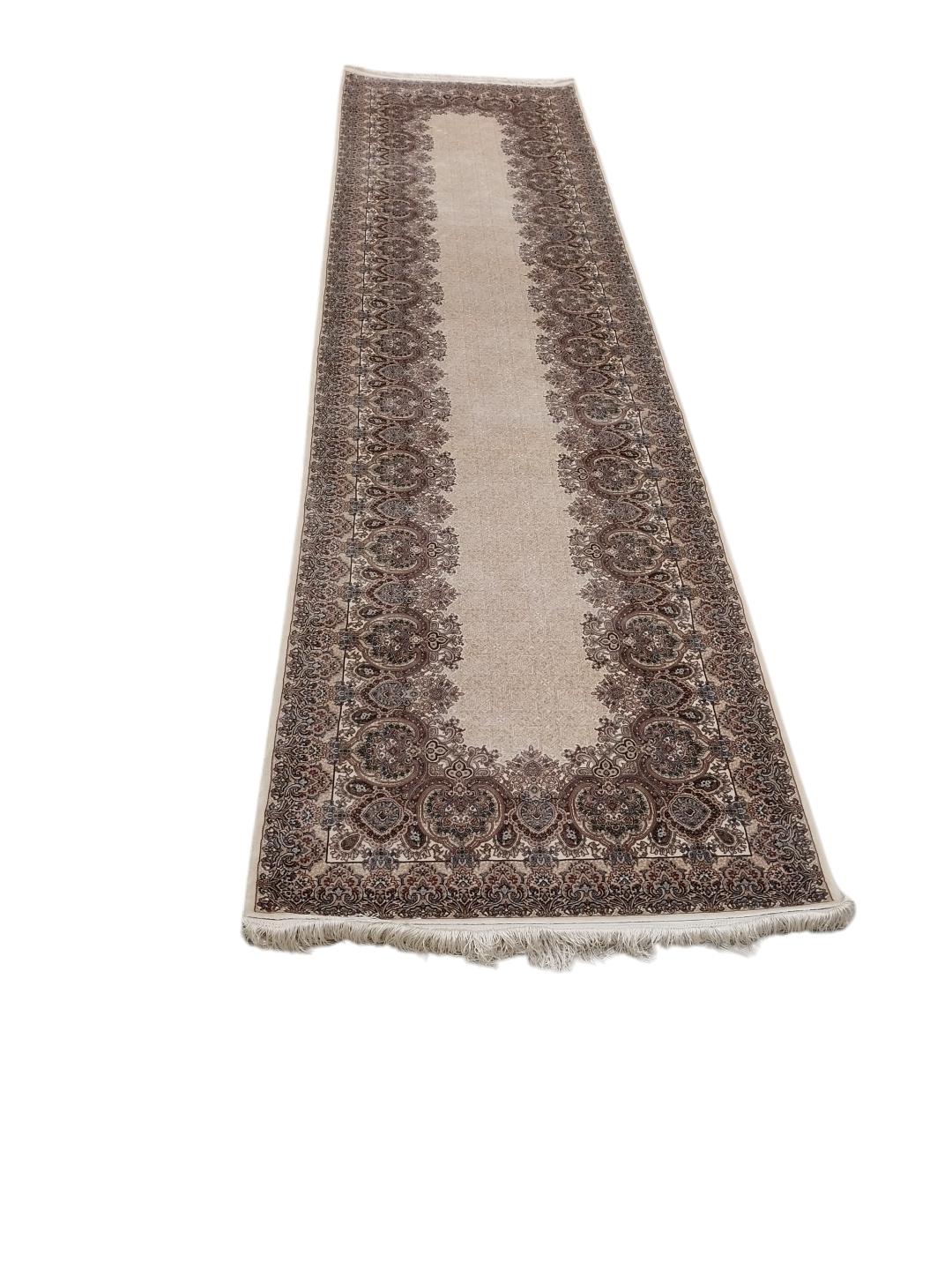  Machine Made Carpet Size: (80 x 300) cm