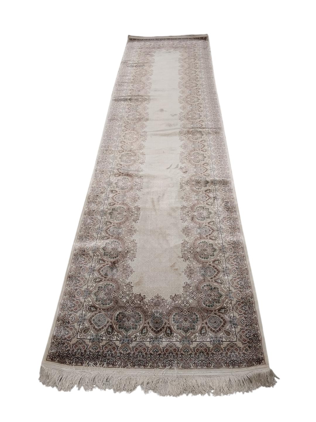  Machine Made Carpet Size: (80 x 300) cm