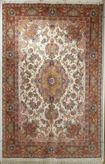 Iran’s Hand Woven Tabriz Carpet  Size: ( 200 x 300 cm)