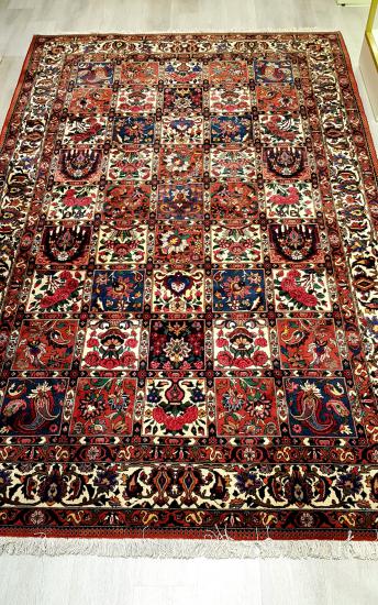 Iranian Hand Woven Bahtiyar Carpet  Size: ( 204 x 318) cm