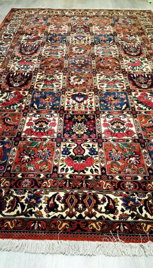 Iranian Hand Woven Bahtiyar Carpet  Size: ( 204 x 318) cm