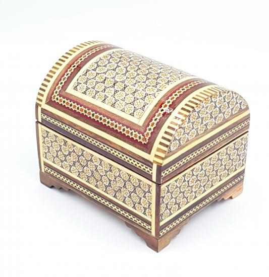 Iran’s Fully Embroidered Hatem Jewelry Box