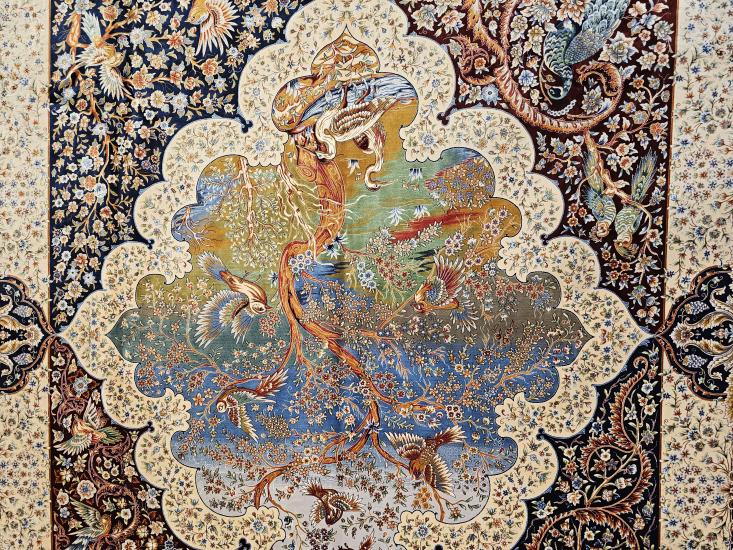 EBRISEM Gallery | İpek Görünümlü Makine Halısı | 200×300 cm | Tavus Kuşu Deseni