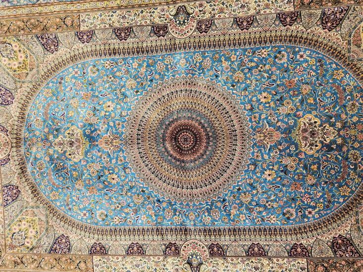EBRISEM Gallery | İpek Görünümlü Makine Halısı | 200×300 cm | Oval Medalyon & Mihrap