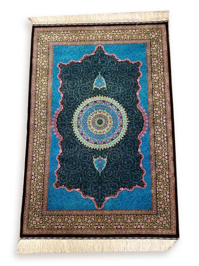 Saf İpek Makina Halı Ebat: 146 x 98 cm