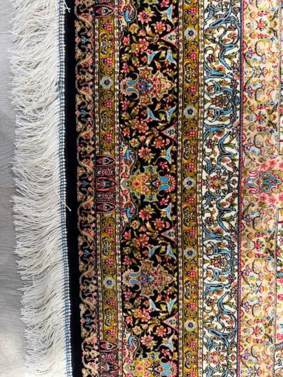 Oval Medalyonlu İran Makina İpek Halı | 120×180 cm