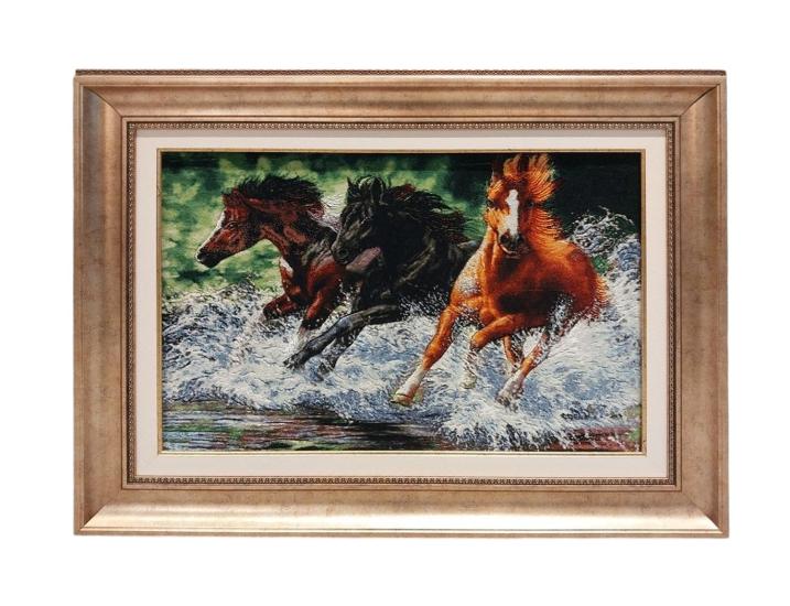 İran El Dokuması Tablo Halı (Vahşi Atlar)  Ebat: (50 X 78) cm