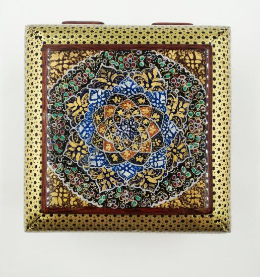 İran’ın El İşlemesi Hatem Sanatı Luks Mücevher Kutusu Ebat : ( 13 x 13 cm )