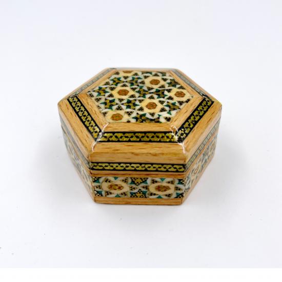 İran’ın El İşlemesi Hatem Mücevher Kutusu Ebat : ( 6 x 6 cm )