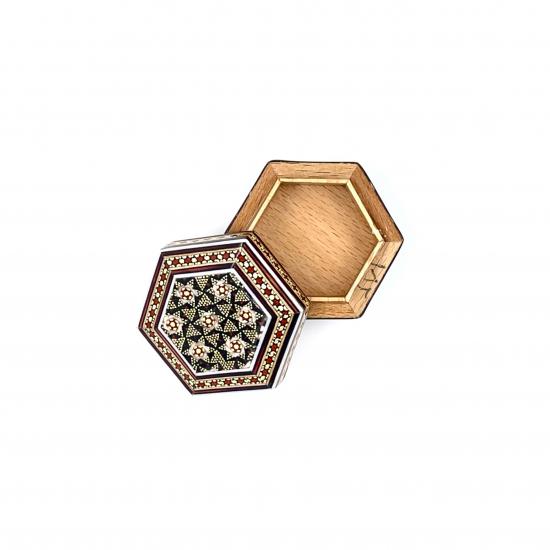 İran’ın El İşlemesi Hatem Mücevher Kutusu Ebat : ( 6 x 6 cm )